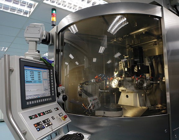 Precision Universal Tool Grinder at Punch Industry